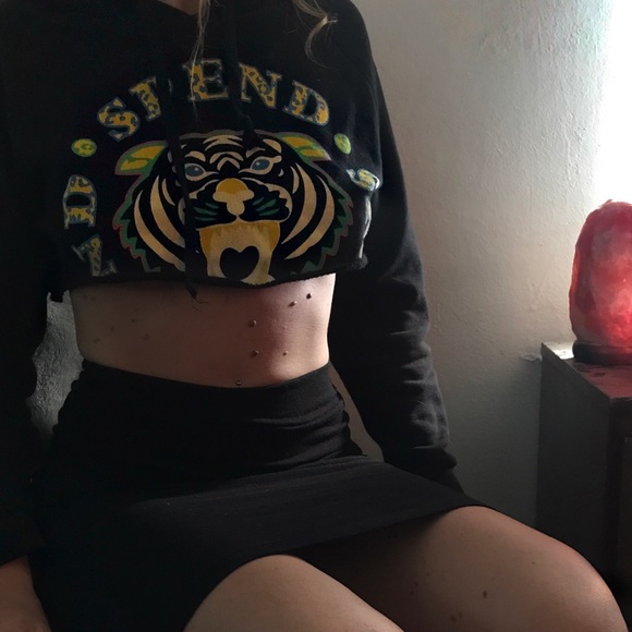 Comfy crop *SPEND* hoodie - Picture 2 of 2